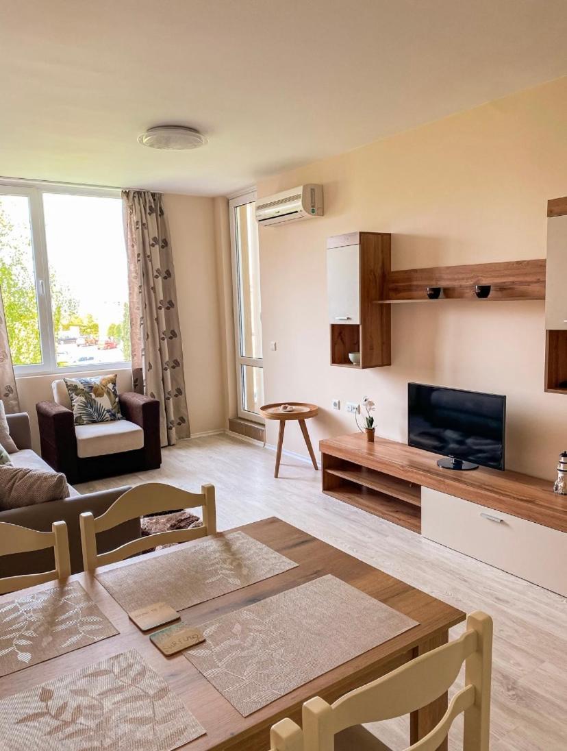 Apartments In Sunny Island Complex 切尔诺莫雷茨 外观 照片